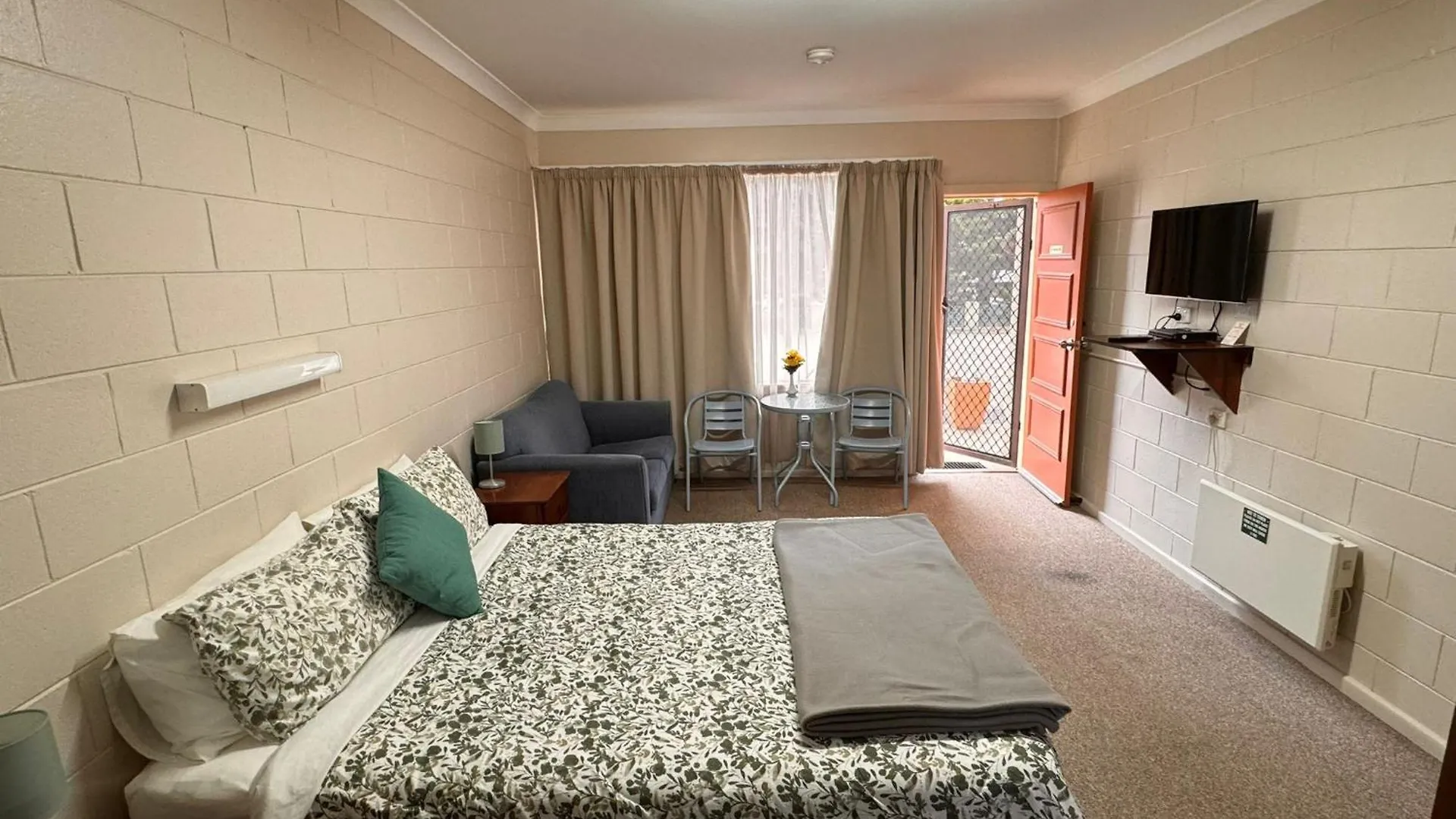 Alpine Country Motel Plus Free Coffee Cooma