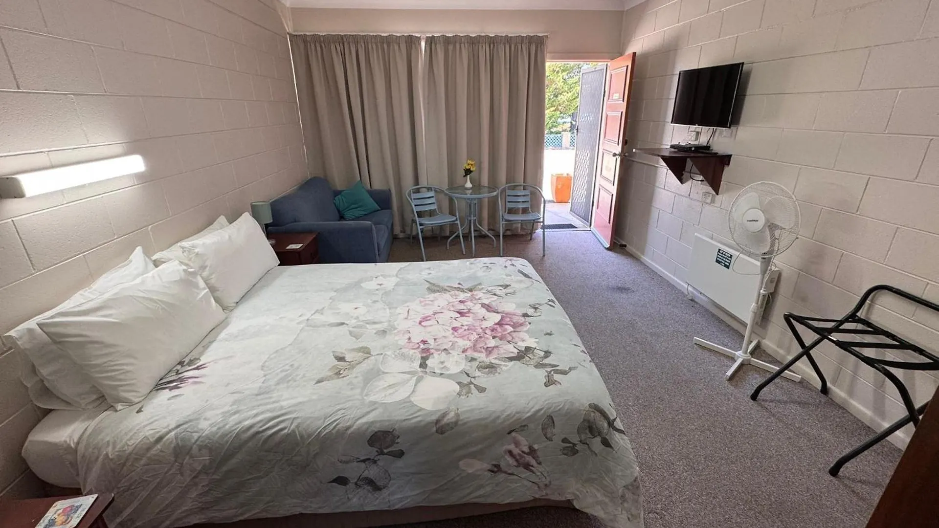 Alpine Country Motel Plus Free Coffee Cooma 3*,  Australia