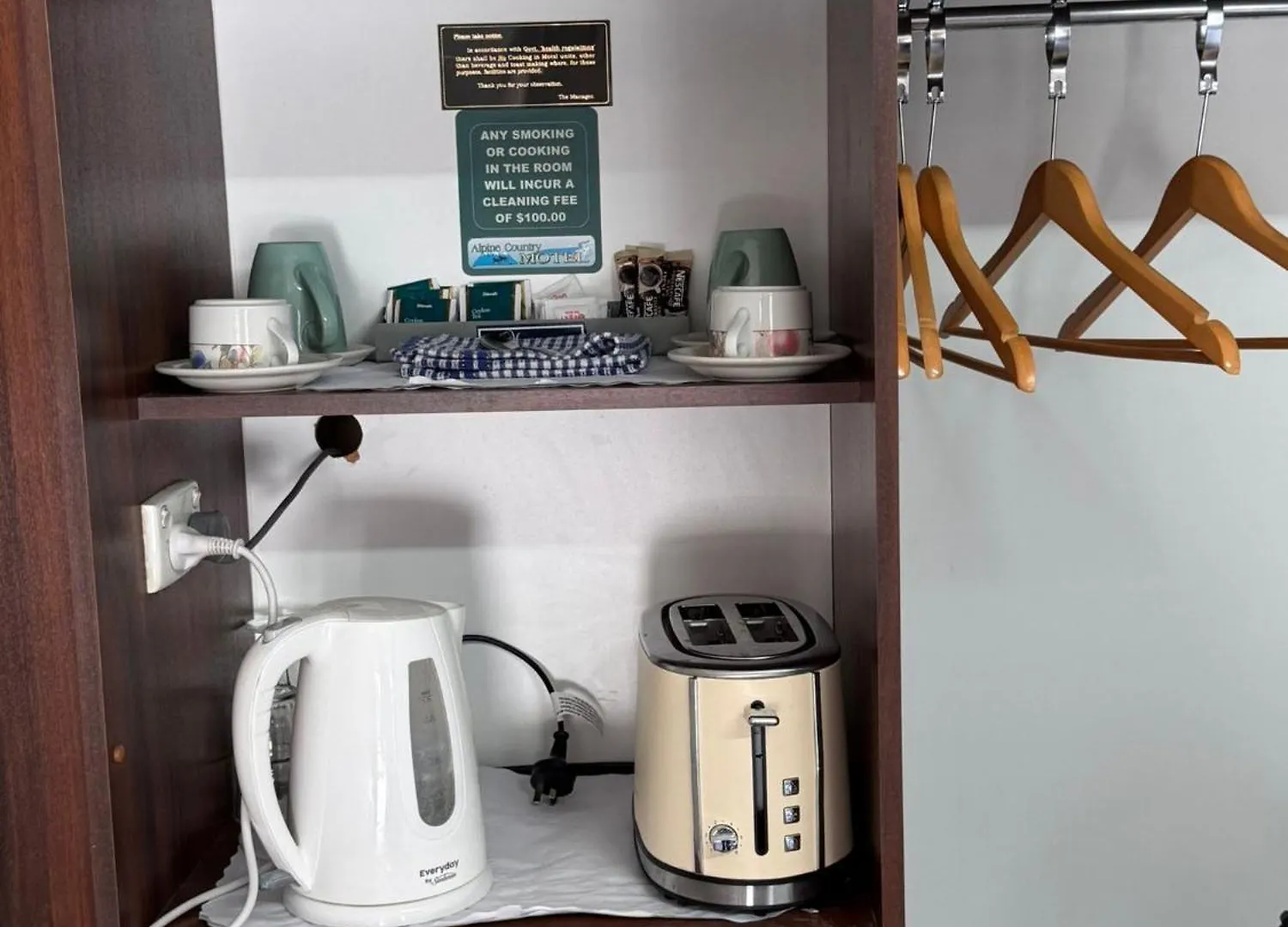 Alpine Country Motel Plus Free Coffee Cooma 3*,  Australia