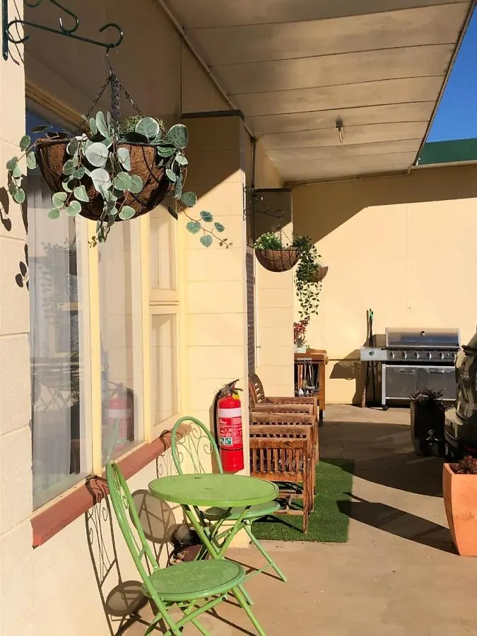 Alpine Country Motel Plus Free Coffee Cooma 3*,  Australia